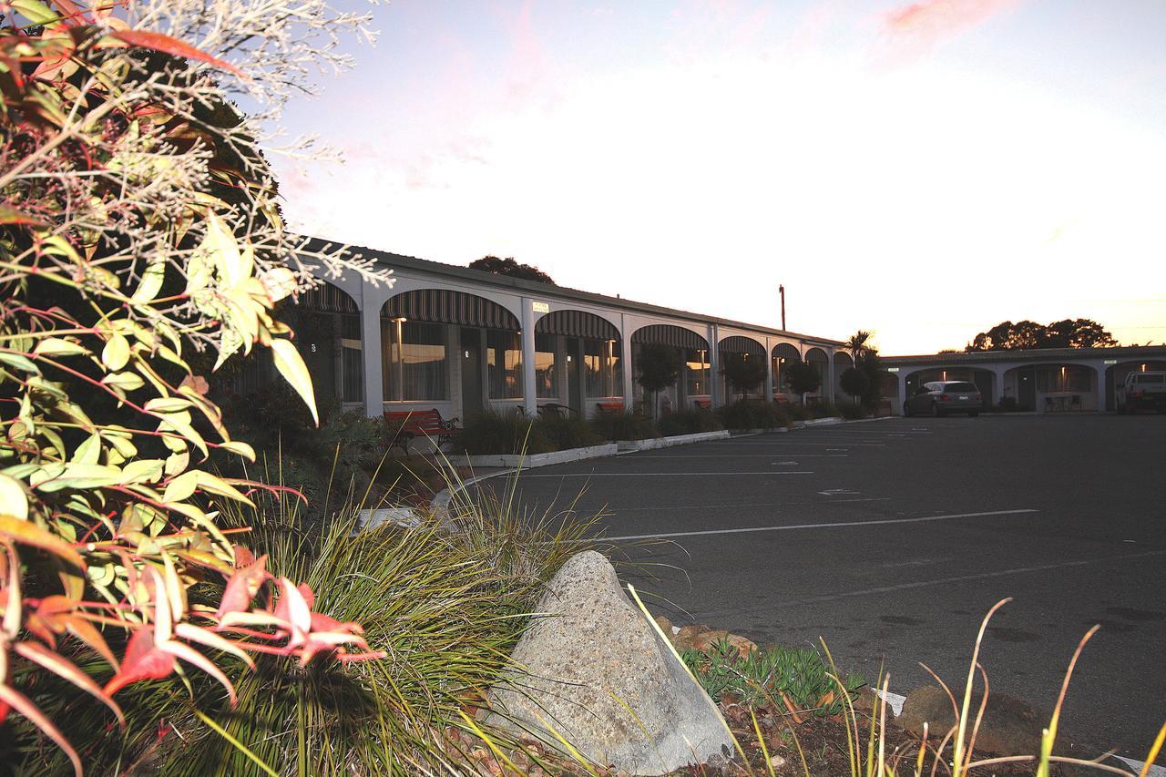 Hi Way Motor Inn Yass Bagian luar foto