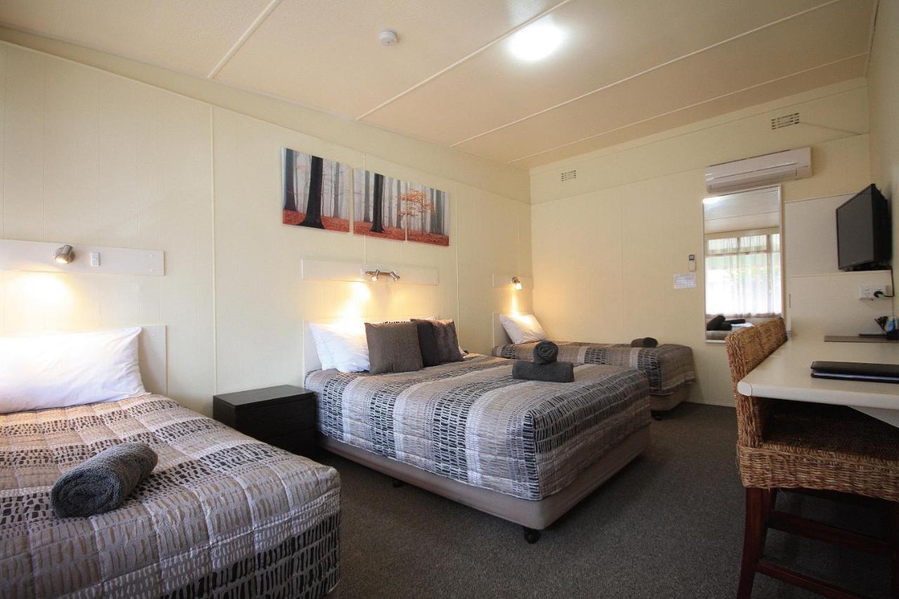 Hi Way Motor Inn Yass Bagian luar foto